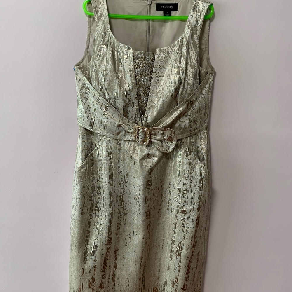 St John dress will make you shine!